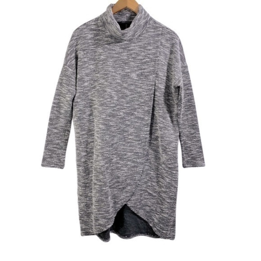 BCBGMaxazria women’s tunic Size XS Color Gray/White